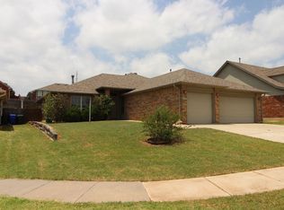 512 Woodsong Dr, Norman, OK 73071