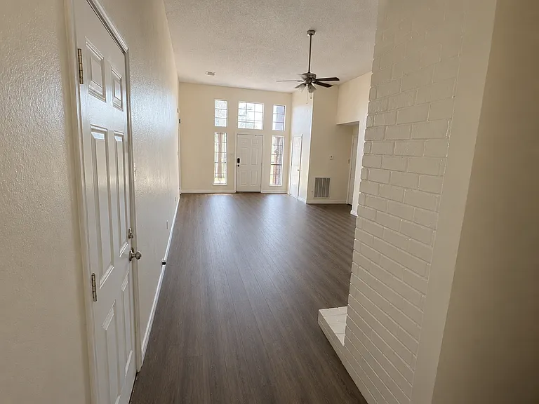 2881 Fenwick St — Photo 17