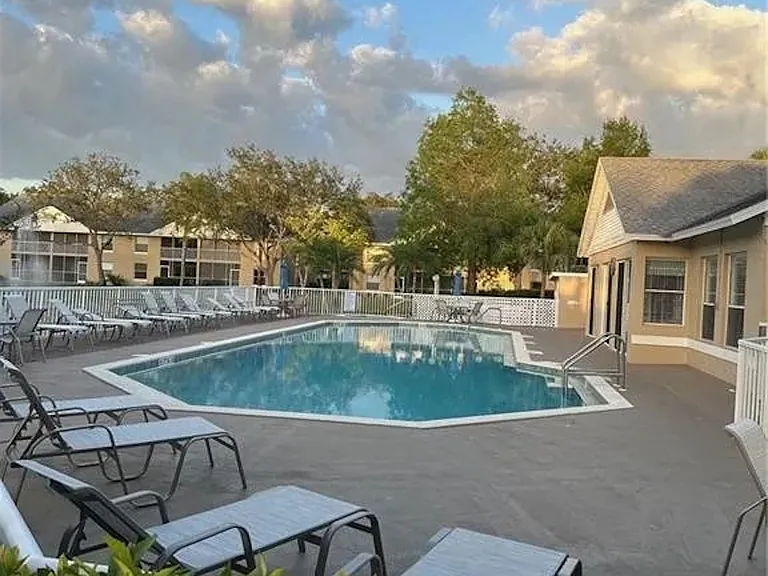 186 Pebble Shores Dr #204 — Photo 60