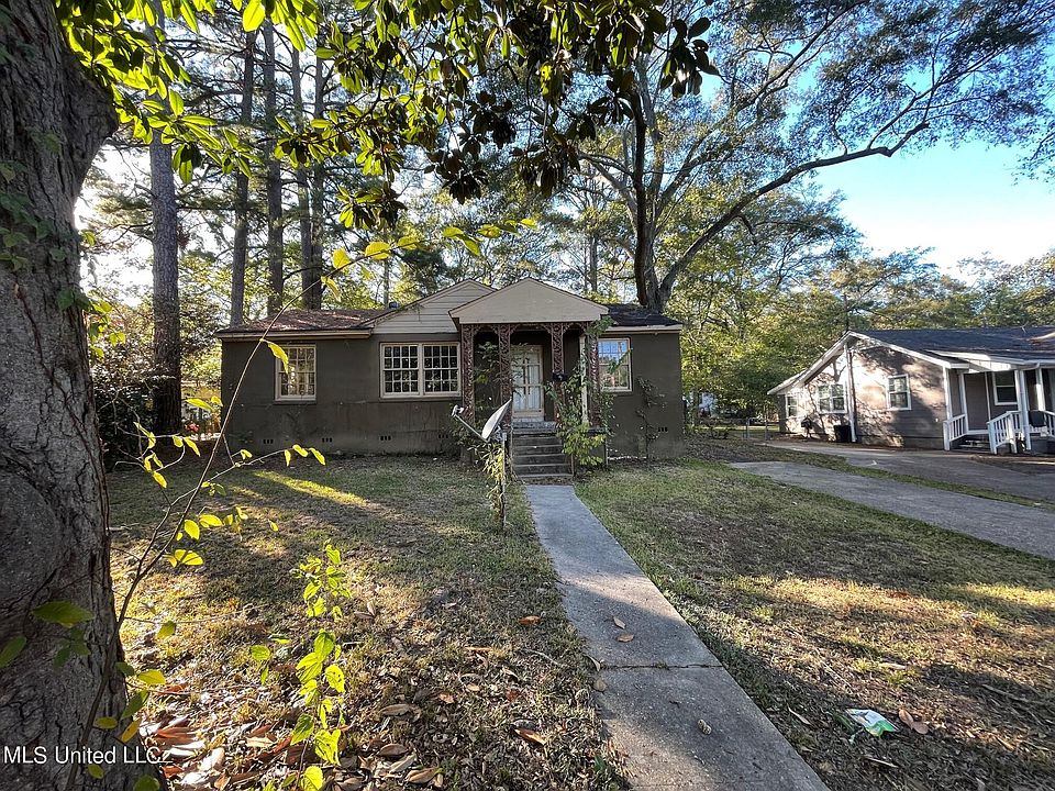 1st image of 4835 Maplewood Dr