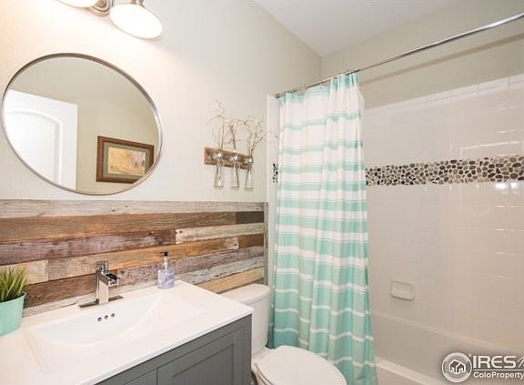 Main floor guest bathroom