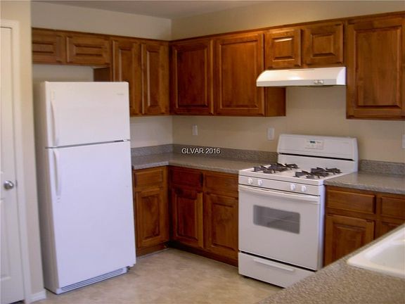 4th image of 10341 Adrianna Ave #0