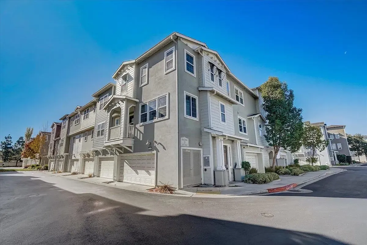 2 bed, 1144 sqft, $3,650 — Photo 1