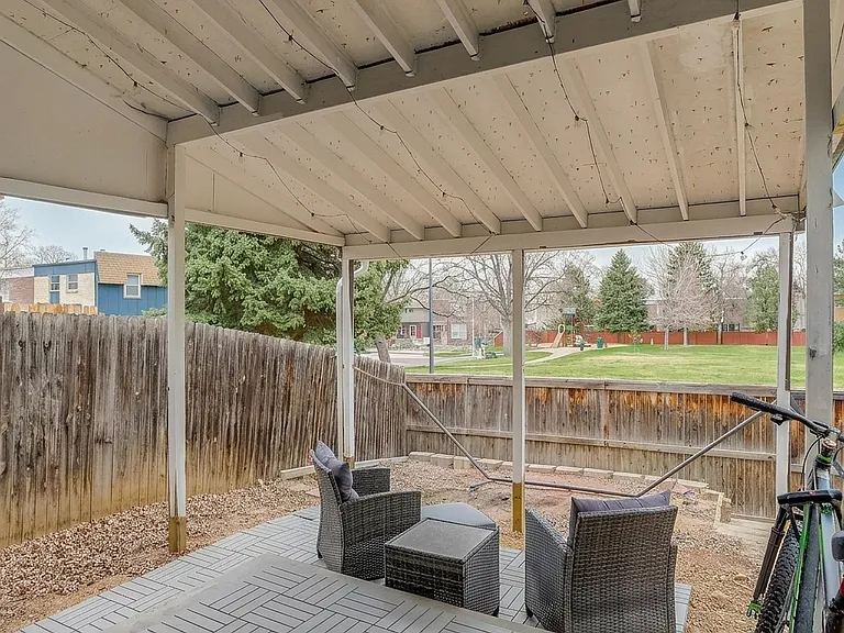 11646 Lincoln St — Photo 56