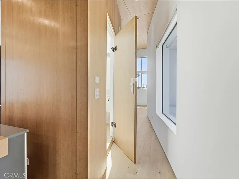 404 Grand Blvd — Photo 15