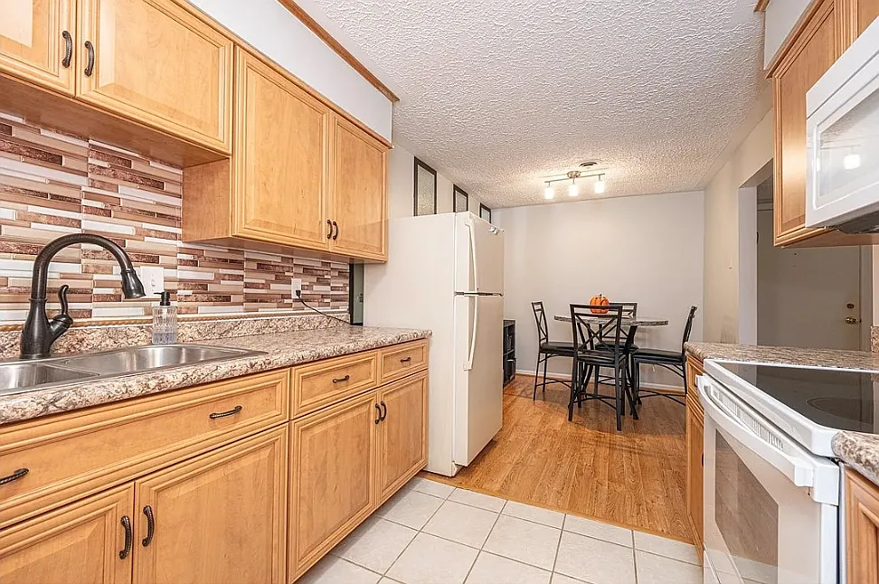 2 bed, 800 sqft, $1,100 — Photo 3