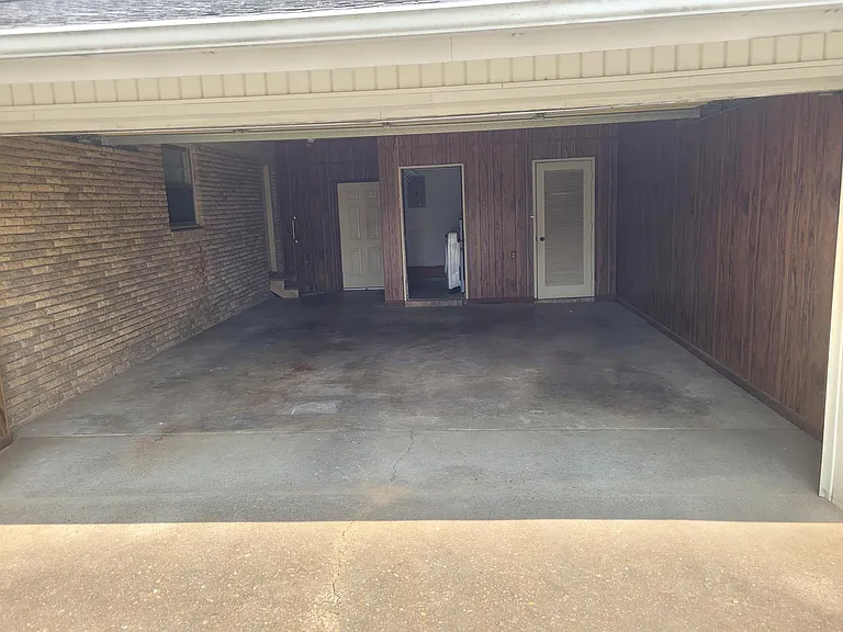 2021 Greenbrier Rd — Photo 12
