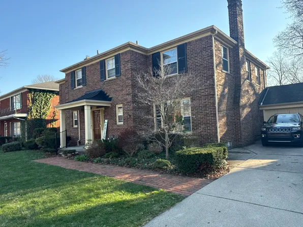 915 Harcourt Rd, Grosse Pointe Park, MI 48230