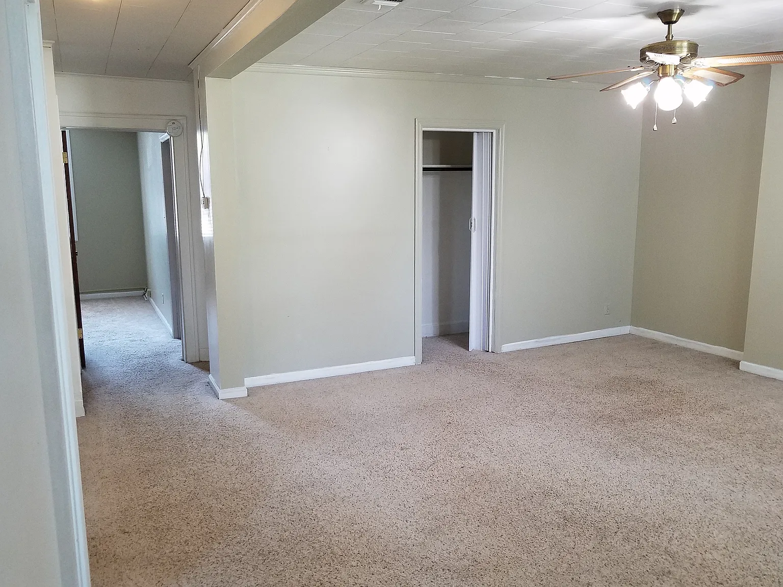 2 bed, 900 sqft, $750 — Photo 3