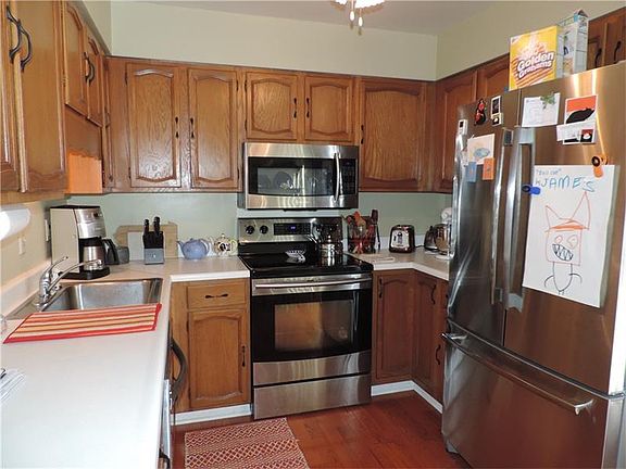 5th image of 204 Williamsburg Ln