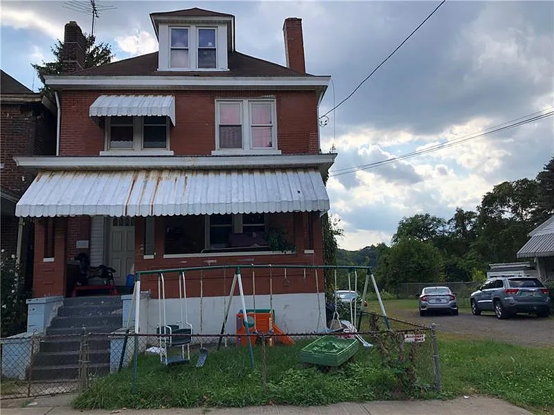 1316 Sylvan Ave photo 1