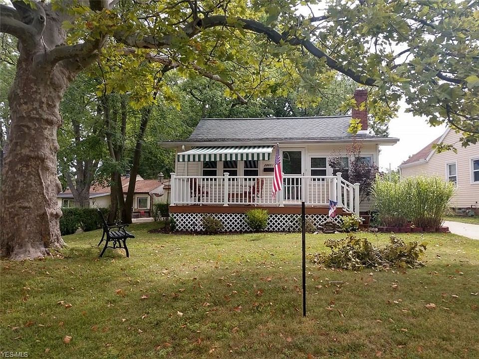 1st image of 28601 Uxbridge Dr