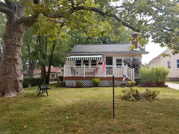 28601 Uxbridge Dr, Willowick, OH 44095