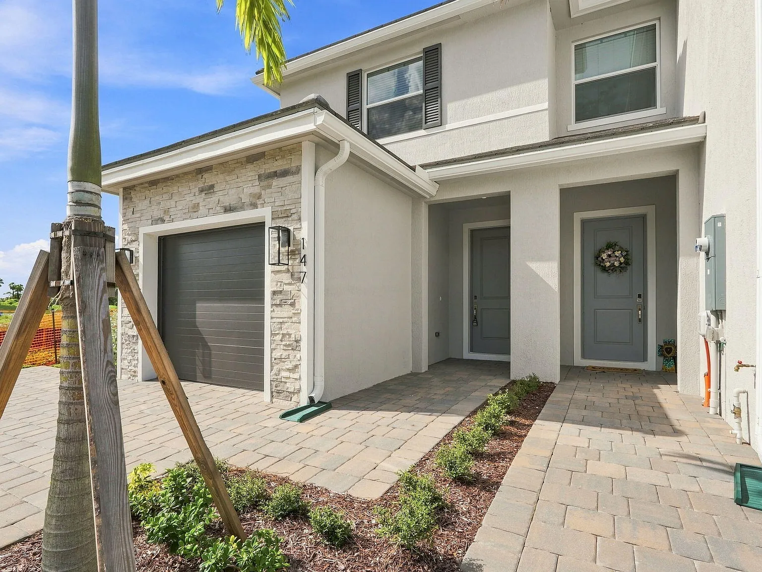 3 bed, 2.5 bath, 1456 sqft, $3,450 — Photo 4