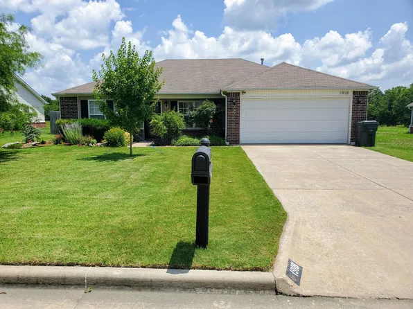 1918 N Chambers Ter, Claremore, OK 74017