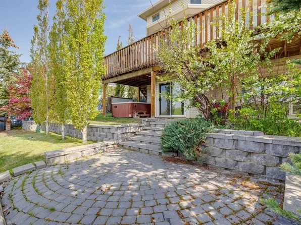 98 N Sierra Nevada Grn SW, Calgary, AB T3H 3R2
