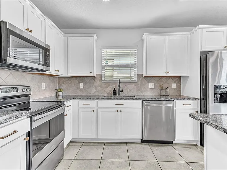 747 Citrus Isle Dr — Photo 12