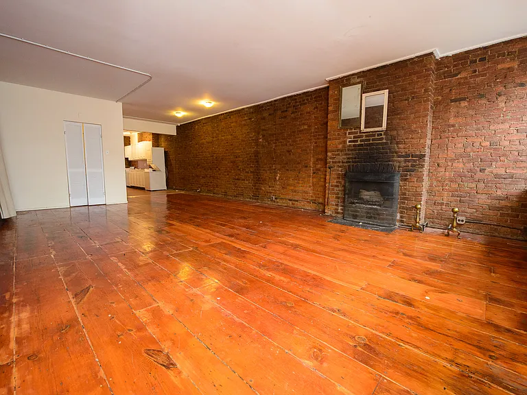 154 8th Ave #3 — Photo 8