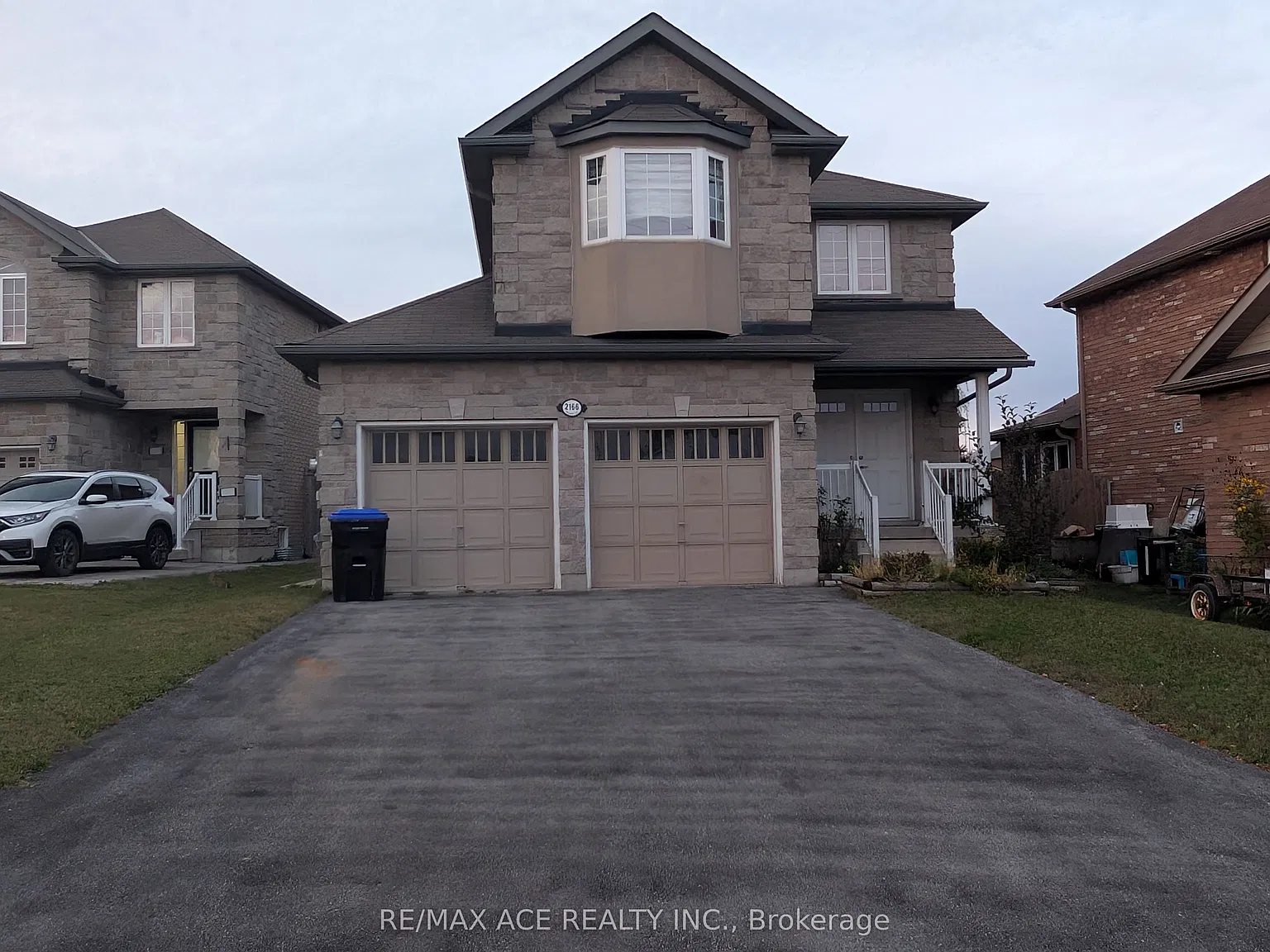 3 bed, $2,800 — Photo 1