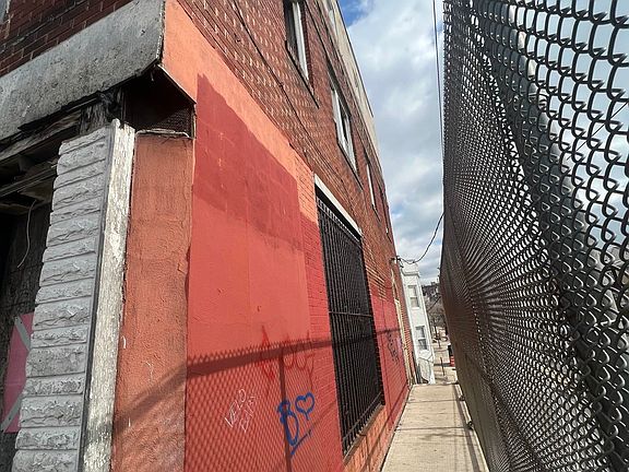 3rd image of 500 Grand Ave