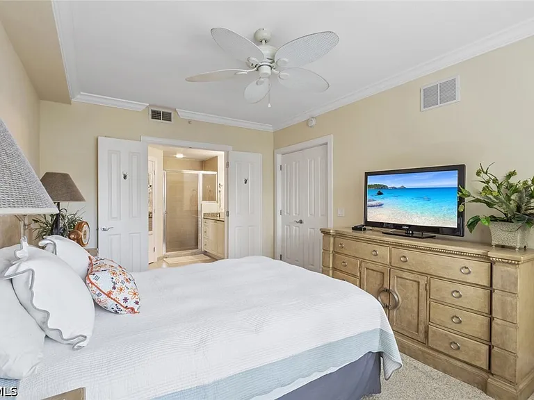 2825 Palm Beach Blvd #203 — Photo 13