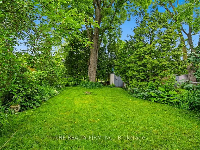 97 Springbank Dr — Photo 38