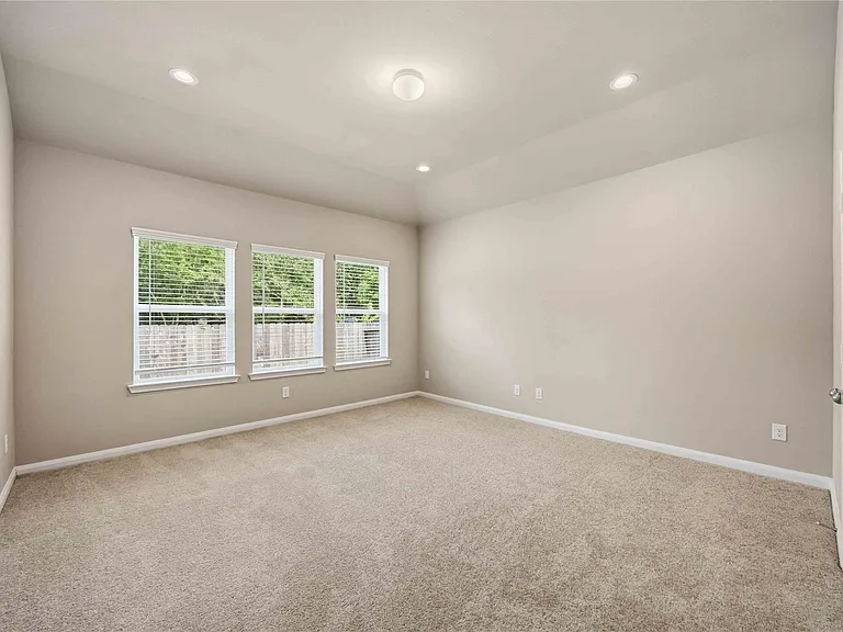 3915 Sugardale St — Photo 15
