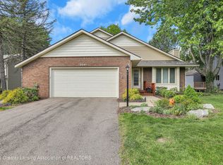 3541 Apple Valley Rd, Okemos, MI 48864