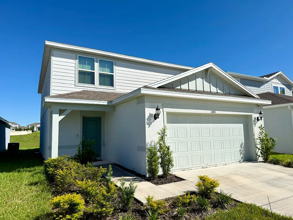 2143 Charming Ave