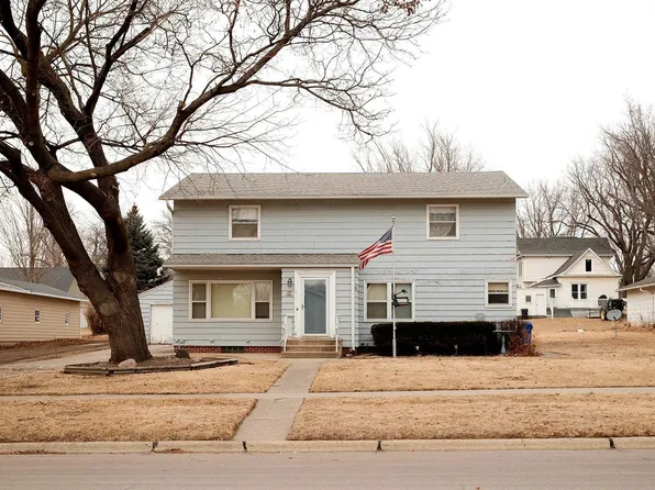 36 6th St SE, Sioux Center, IA 51250