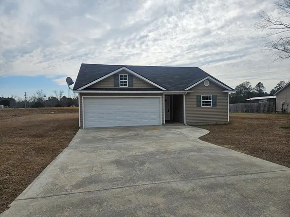 64 Dana Dr, Ray City, GA 31645