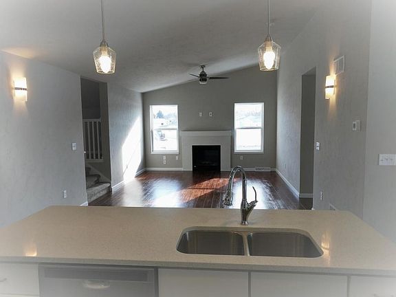3rd image of 935-937 Merri Hill Dr