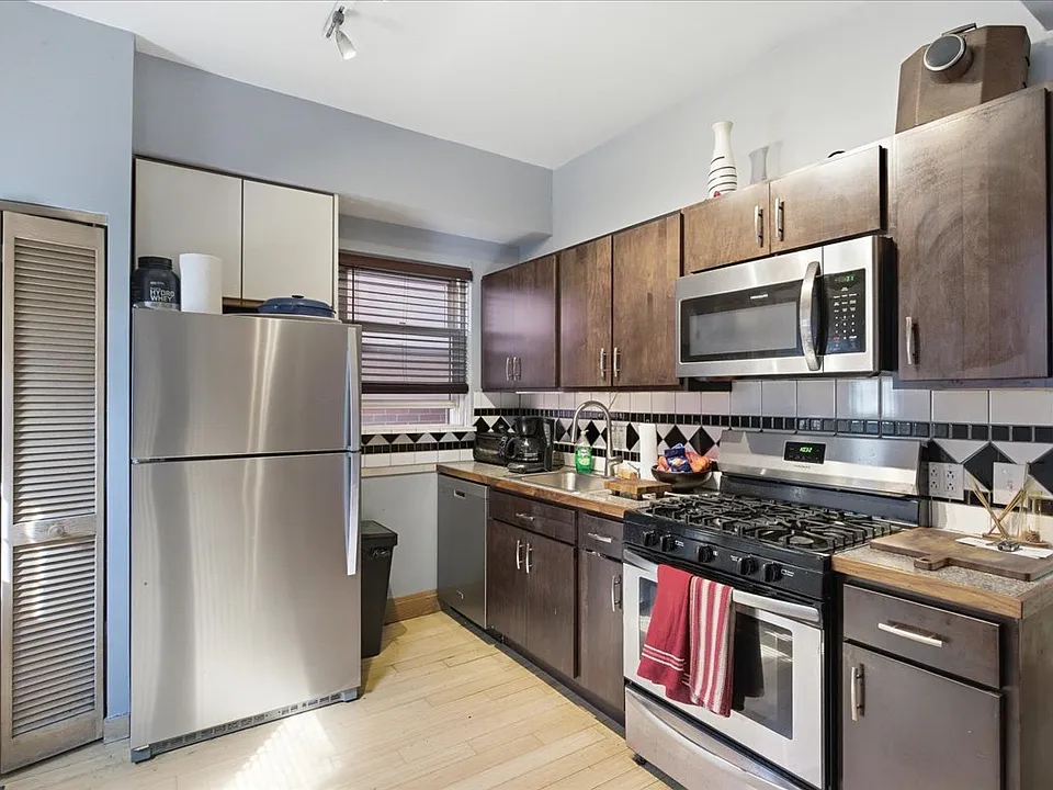 2016 W Charleston Ave #1F