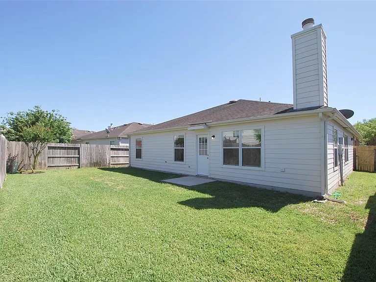 2826 Foster Hill Dr — Photo 13