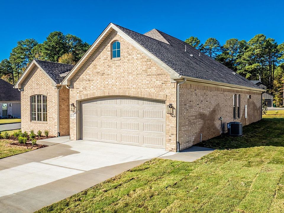 1st image of 125 Woodlands Park Dr