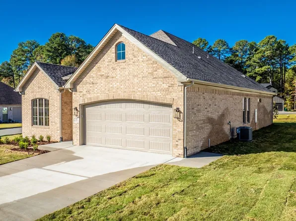 125 Woodlands Park Dr, Little Rock, AR 72211