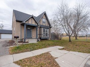 59 Amiens Cres SW, Calgary, AB T2T6E9
