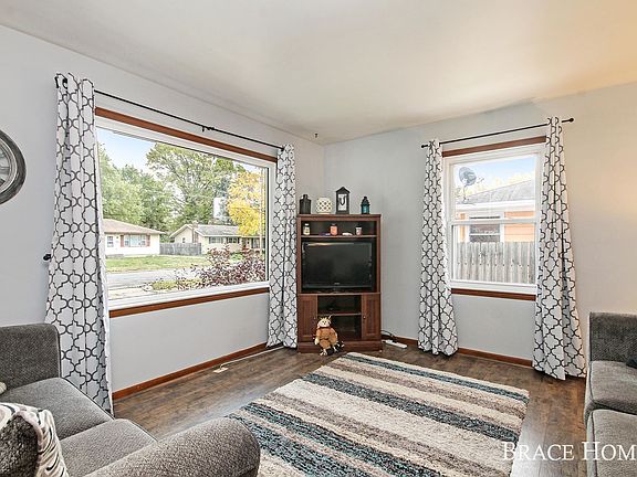 2nd image of 3755 Hazelwood Ave SW