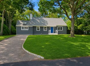 20 Lovell Rd, Hampton Bays, NY 11946