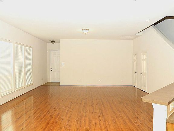 5th image of 2926 Hebert Trail Dr