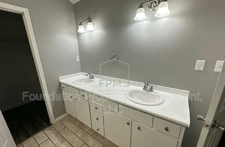 7089 Cobblestone Dr — Photo 19