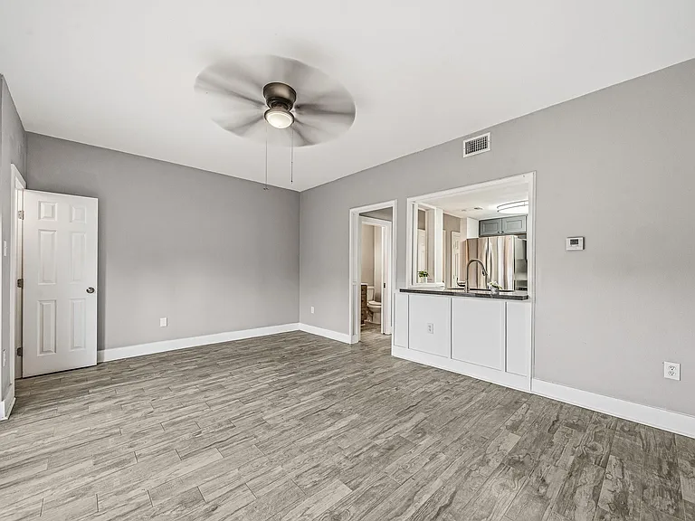830 Threadneedle St #240 — Photo 14