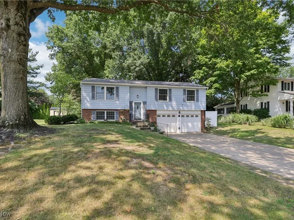 460 Bath Hills Blvd, Akron, OH 44333