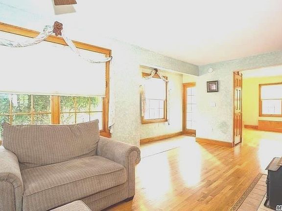 3rd image of 73 Lakeland Ave