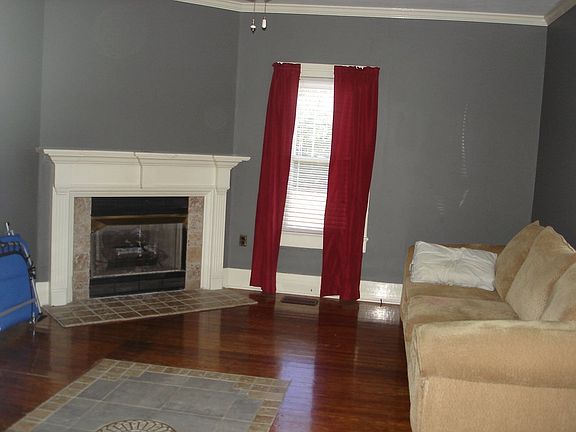 4th image of 1423 Nutwood St