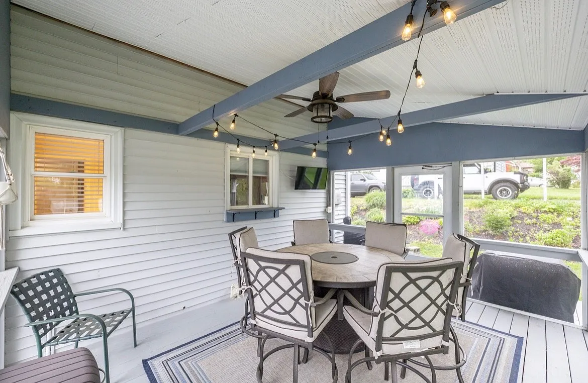 4 bed, 1373 sqft, $3,750 — Photo 3