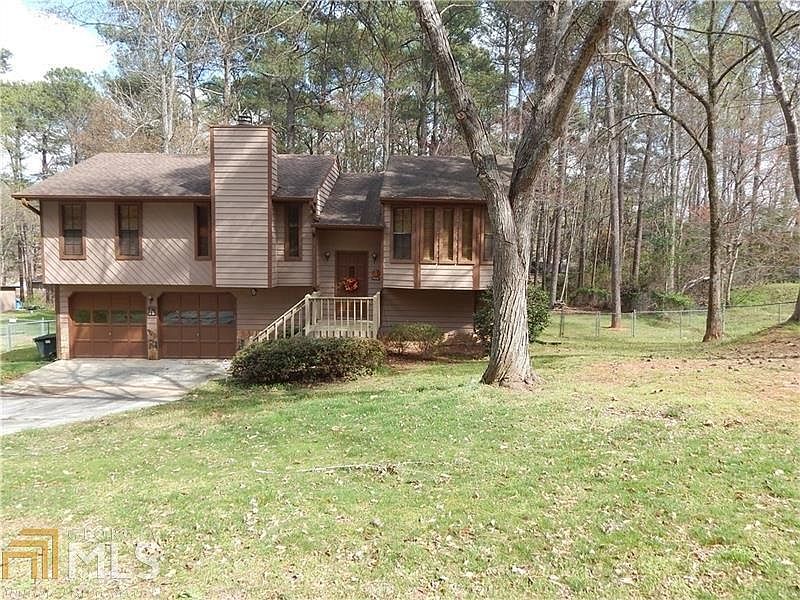 1st image of 2931 David Ln NE