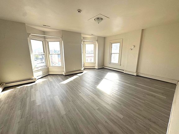 3rd image of 118 High St N Floor 3