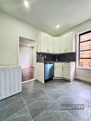 3rd image of 74 Kingston Ave #3