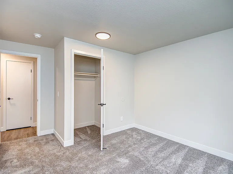 Westvue Apartments — Photo 48